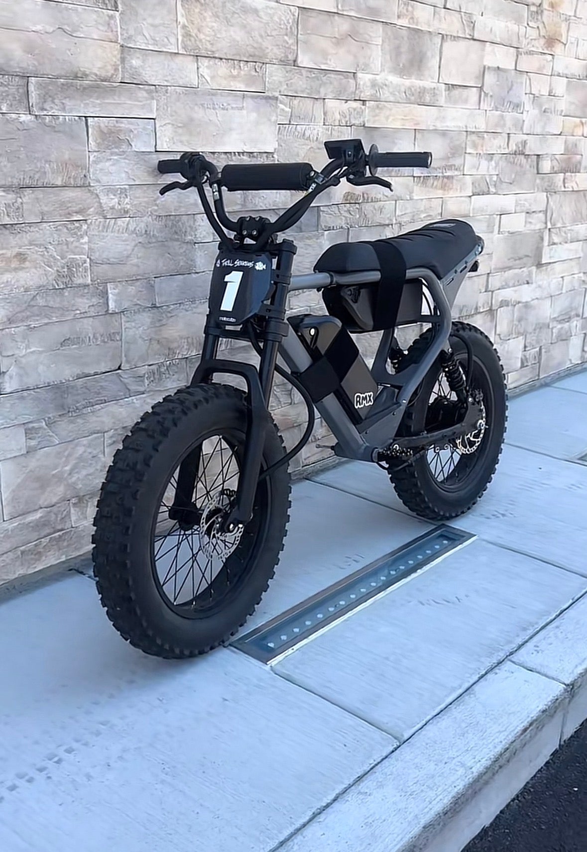 Mac Fox Titanium Bolt Kit – NVY Decals